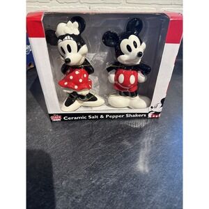 Disney Mickey And Minnie Mouse Brand New Ceramic Salt And Pepper Shaker Set